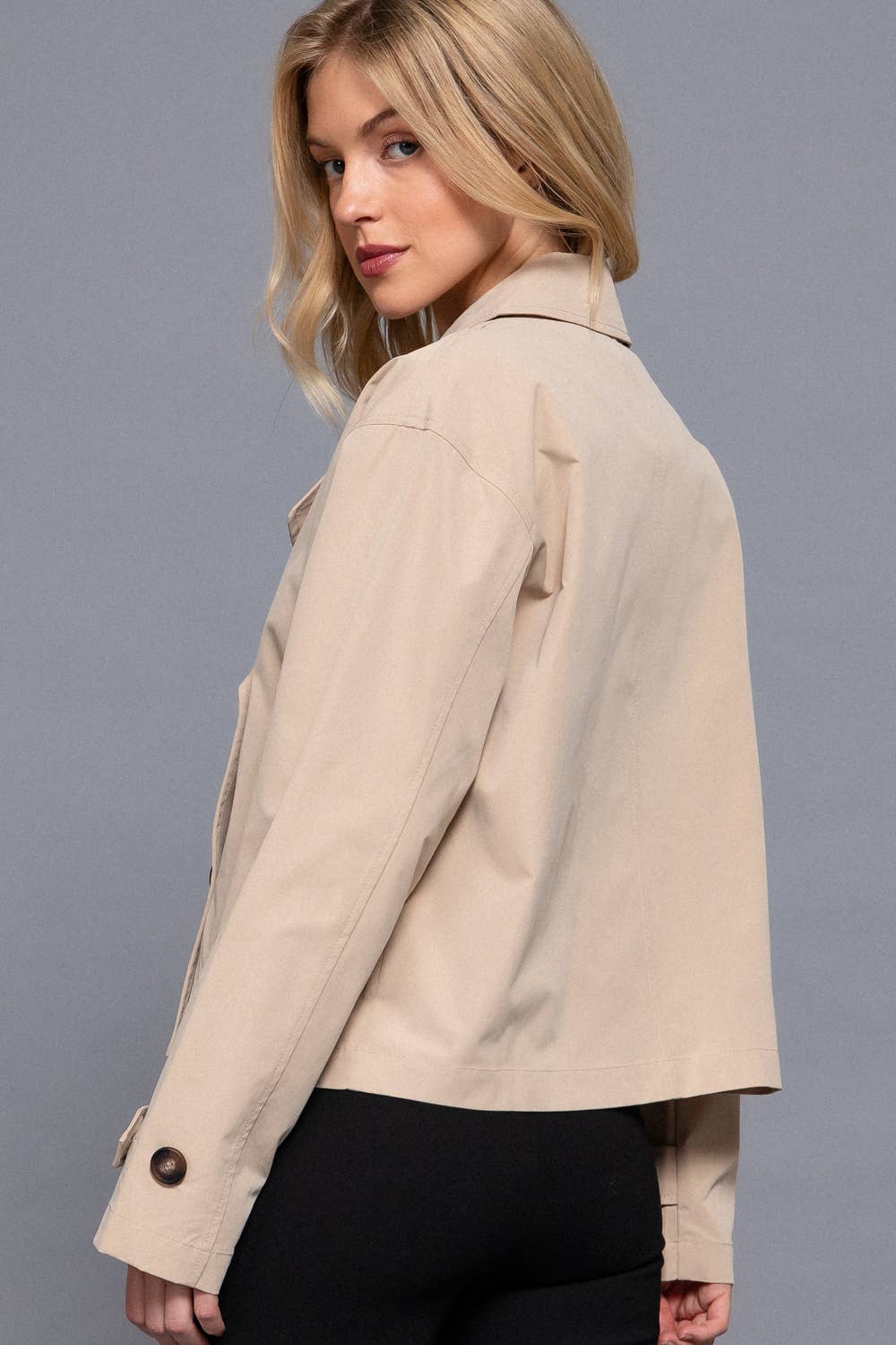 `.Double Breasted Short Trench Jacket: KHA-sand khaki-185739 / S